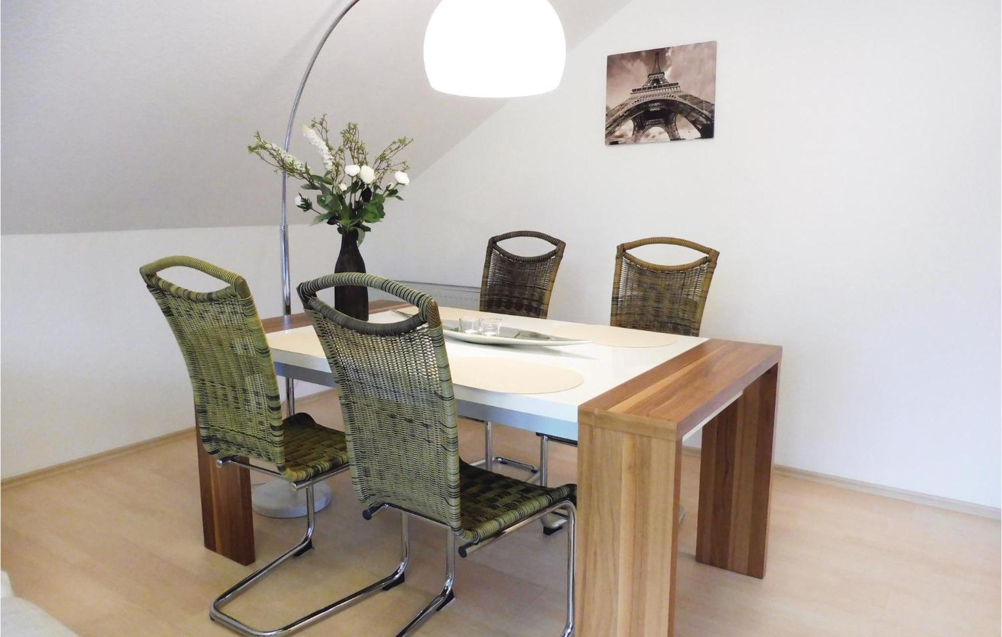 2 Bedroom Nice Apartment In Bad Pyrmont Esterno foto