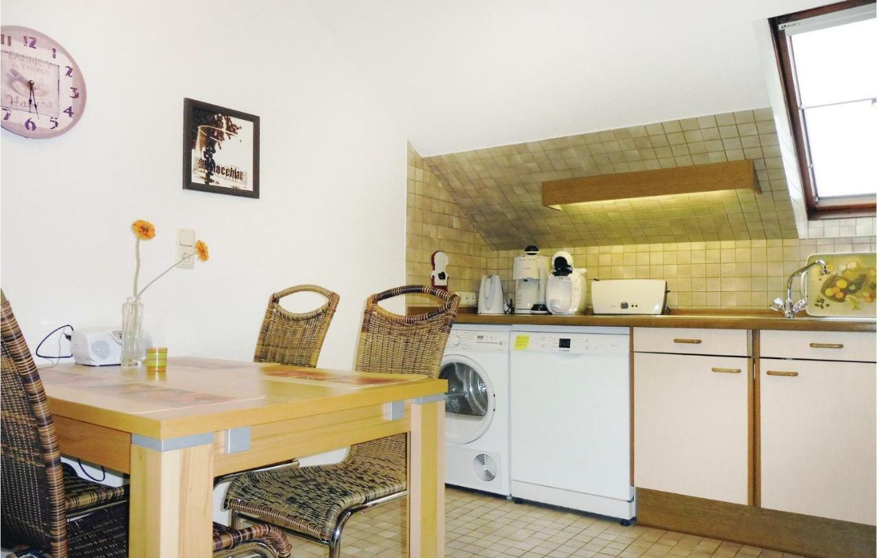 2 Bedroom Nice Apartment In Bad Pyrmont Esterno foto